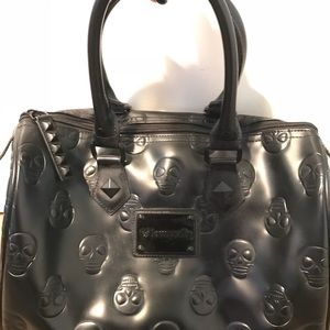 LOUNGEFLY BRAND BLACK SKULL PURSE W/STUDS